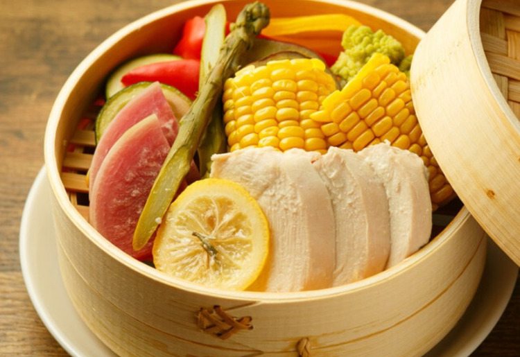 ☆小山農園直送☆【立川野菜をたっぷり】旬の素材を楽しむ！チキンと立川野菜の蒸籠蒸し（２～３人前）
